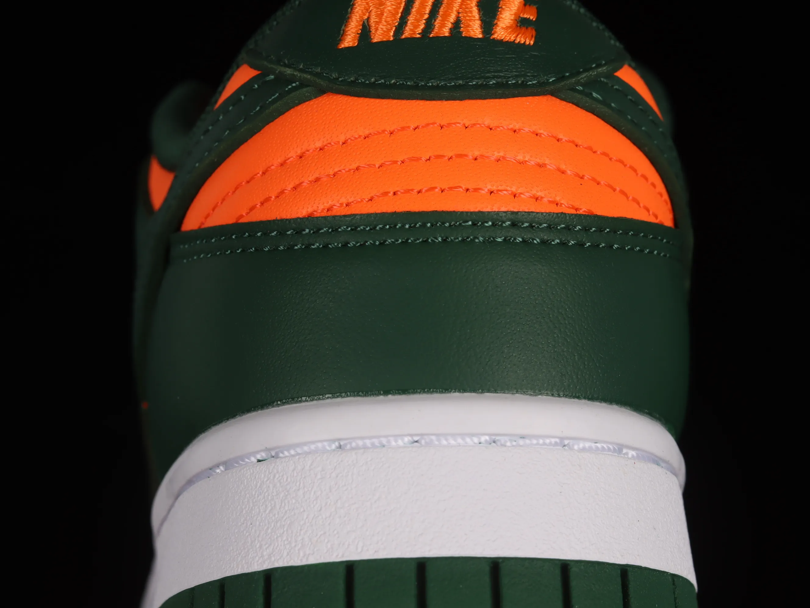 All Categories Nk SB Dunk Series Nk SB Dunk Low Low-top sneakers Nk SB Dunk Low "Miami Hurricanes" Orange-green SB low-top casual sneakers DD1391-300